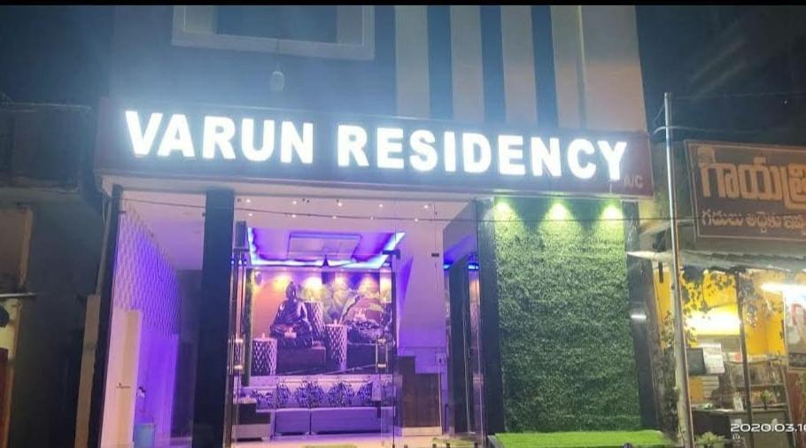 Varun Residency Bhadrácsalam Kültér fotó