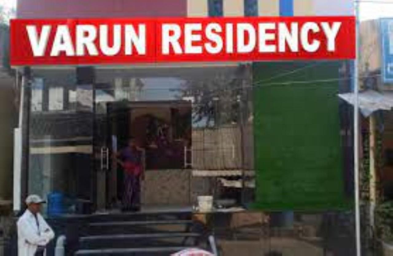 Varun Residency Bhadrácsalam Kültér fotó