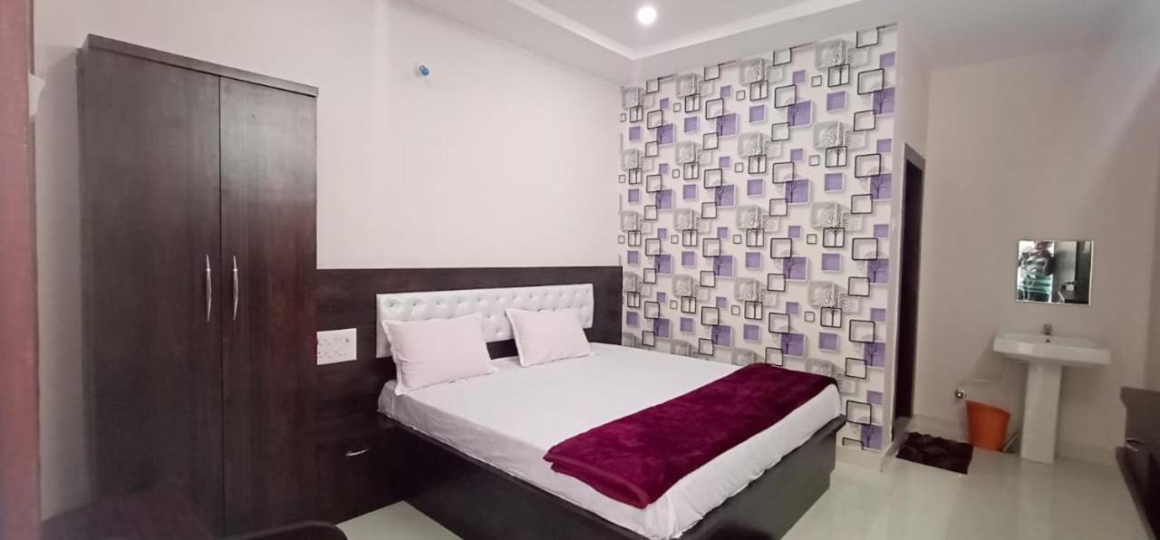 Varun Residency Bhadrácsalam Kültér fotó
